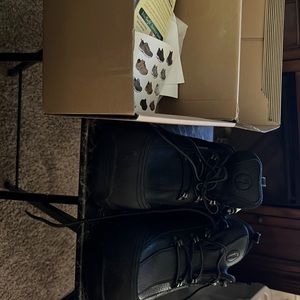 Orthofeet men black compositing work shoes. Really good shoes